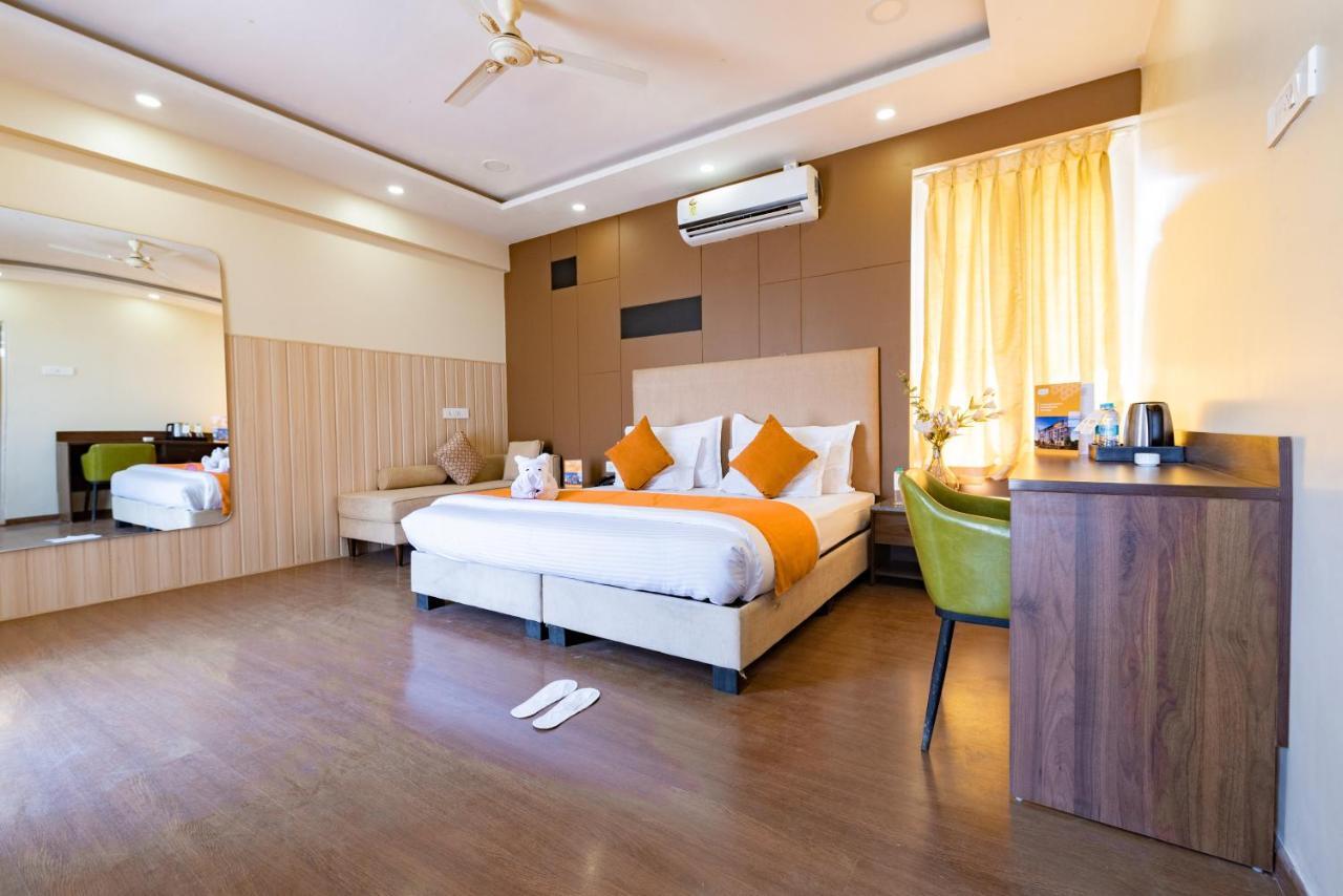 Isuite Luxor Undri Hotel Pune